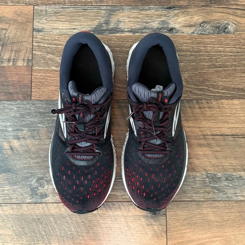 Brooks size 12